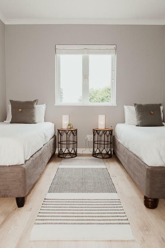 One On Gray Apartment Knysna Esterno foto